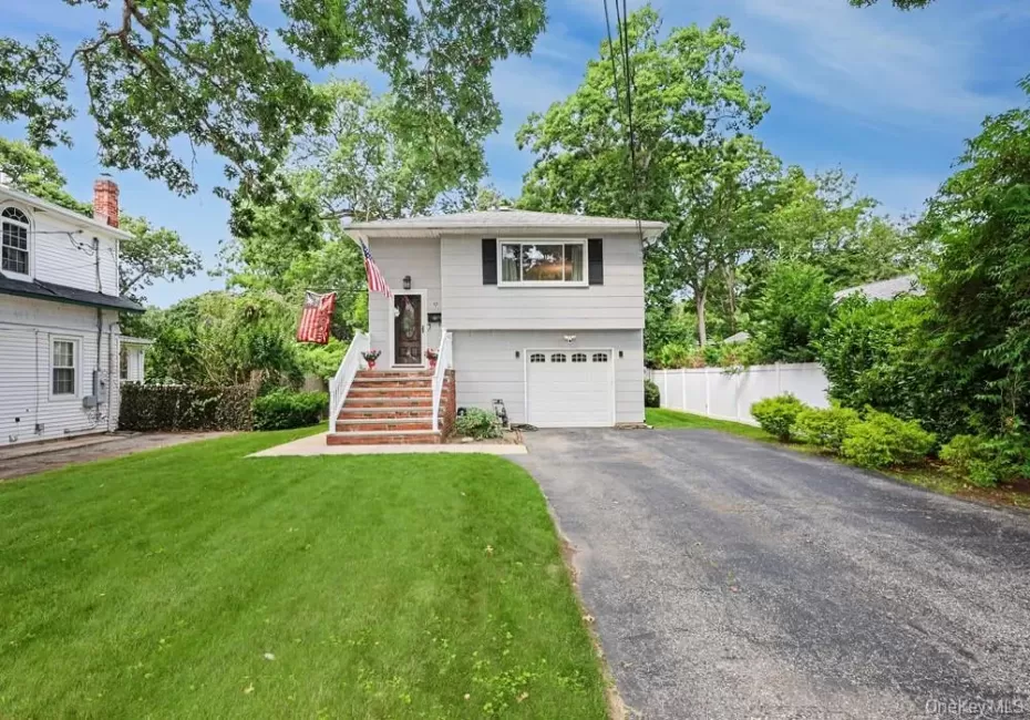 555 Windsor Avenue, Islip, NY, 4 Bedrooms Bedrooms, 7 Rooms Rooms,2 BathroomsBathrooms,Residential,For Rent,Windsor,0,1030408 555 Windsor Avenue, Islip, NY, 4 Bedrooms Bedrooms, 7 Rooms Rooms,2 BathroomsBathrooms,Residential,For Rent,Windsor,0,1030408