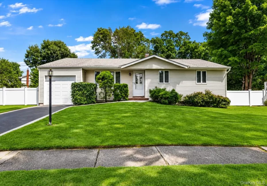 51 Longworth Avenue, Huntington, NY, 3 Bedrooms Bedrooms, 8 Rooms Rooms,2 BathroomsBathrooms,Residential,For Rent,Longworth,0,1031057 51 Longworth Avenue, Huntington, NY, 3 Bedrooms Bedrooms, 8 Rooms Rooms,2 BathroomsBathrooms,Residential,For Rent,Longworth,0,1031057