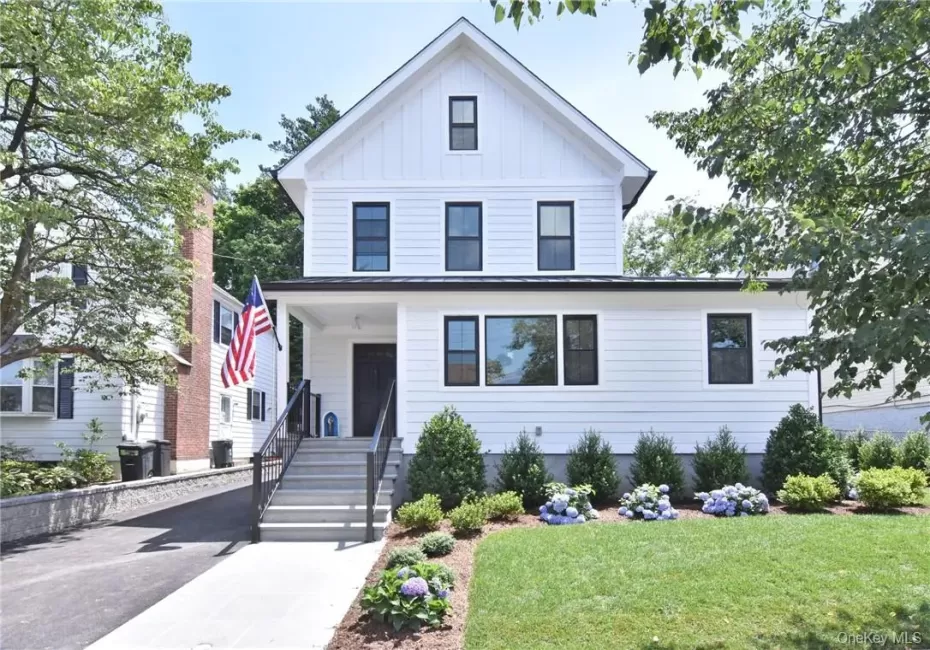 142 Second Avenue, Pelham, NY, 3 Bedrooms Bedrooms, 8 Rooms Rooms,2 BathroomsBathrooms,Residential Lease,For Rent,Second,0,1032106 142 Second Avenue, Pelham, NY, 3 Bedrooms Bedrooms, 8 Rooms Rooms,2 BathroomsBathrooms,Residential Lease,For Rent,Second,0,1032106