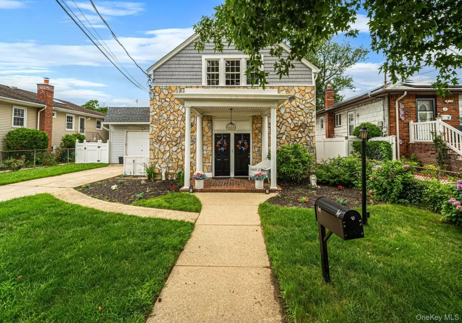 17 Oxford Street, Hempstead, NY, 5 Bedrooms Bedrooms, 9 Rooms Rooms,3 BathroomsBathrooms,Residential,For Rent,Oxford,0,1032160 17 Oxford Street, Hempstead, NY, 5 Bedrooms Bedrooms, 9 Rooms Rooms,3 BathroomsBathrooms,Residential,For Rent,Oxford,0,1032160