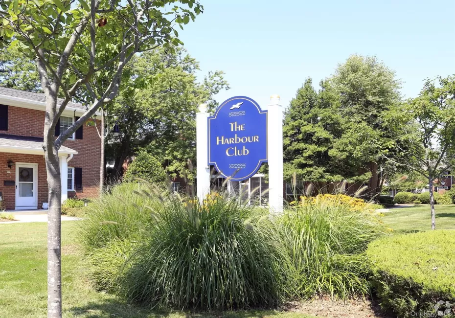 346 Captians Drive, West Babylon, NY, 1 Bedroom Bedrooms, 4 Rooms Rooms,1 BathroomBathrooms,Residential Lease,For Rent,Captians,0,1032809 346 Captians Drive, West Babylon, NY, 1 Bedroom Bedrooms, 4 Rooms Rooms,1 BathroomBathrooms,Residential Lease,For Rent,Captians,0,1032809