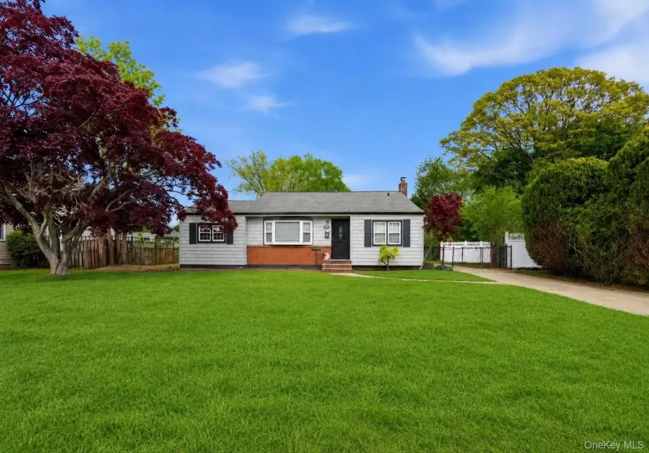1413 Peters Boulevard, Islip, NY, 3 Bedrooms Bedrooms, 7 Rooms Rooms,2 BathroomsBathrooms,Residential,For Rent,Peters,0,999944 1413 Peters Boulevard, Islip, NY, 3 Bedrooms Bedrooms, 7 Rooms Rooms,2 BathroomsBathrooms,Residential,For Rent,Peters,0,999944