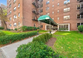 73-44 Austin Street, New York, NY, 1 Bedroom Bedrooms, 4 Rooms Rooms,1 BathroomBathrooms,Residential,For Rent,Austin,0,1006379 73-44 Austin Street, New York, NY, 1 Bedroom Bedrooms, 4 Rooms Rooms,1 BathroomBathrooms,Residential,For Rent,Austin,0,1006379