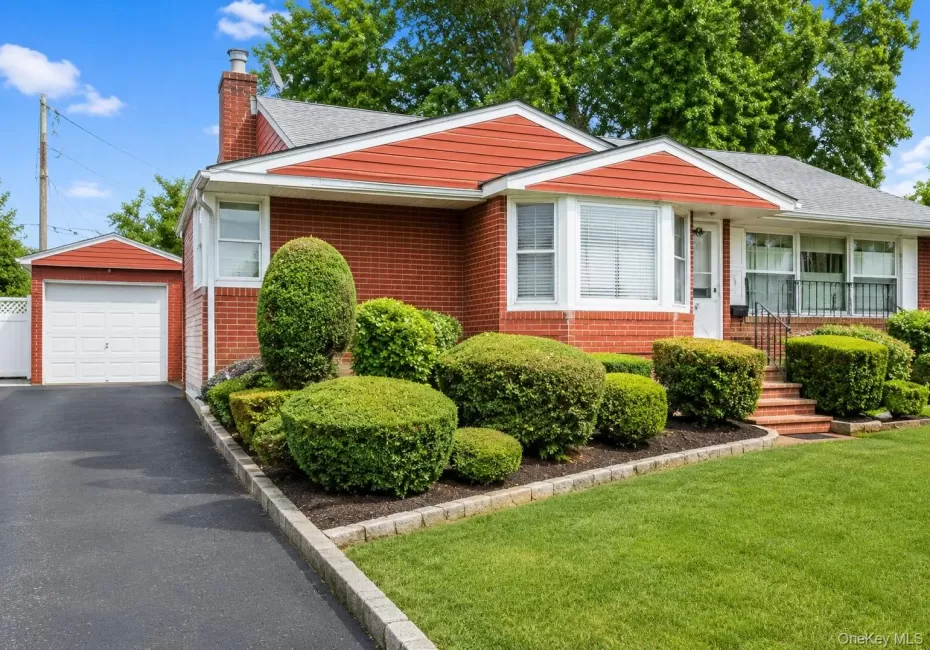 53 Berkshire Road, Oyster Bay, NY, 3 Bedrooms Bedrooms, 6 Rooms Rooms,1 BathroomBathrooms,Residential,For Rent,Berkshire,0,1031534 53 Berkshire Road, Oyster Bay, NY, 3 Bedrooms Bedrooms, 6 Rooms Rooms,1 BathroomBathrooms,Residential,For Rent,Berkshire,0,1031534