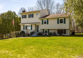 3 Puritan Lane, Blooming Grove, NY, 4 Bedrooms Bedrooms, 9 Rooms Rooms,3 BathroomsBathrooms,Residential,For Rent,Puritan,0,1000573 3 Puritan Lane, Blooming Grove, NY, 4 Bedrooms Bedrooms, 9 Rooms Rooms,3 BathroomsBathrooms,Residential,For Rent,Puritan,0,1000573