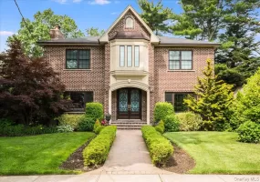 11 School Street, North Hempstead, NY, 4 Bedrooms Bedrooms, 8 Rooms Rooms,3 BathroomsBathrooms,Residential Lease,For Rent,School,0,1030452 11 School Street, North Hempstead, NY, 4 Bedrooms Bedrooms, 8 Rooms Rooms,3 BathroomsBathrooms,Residential Lease,For Rent,School,0,1030452