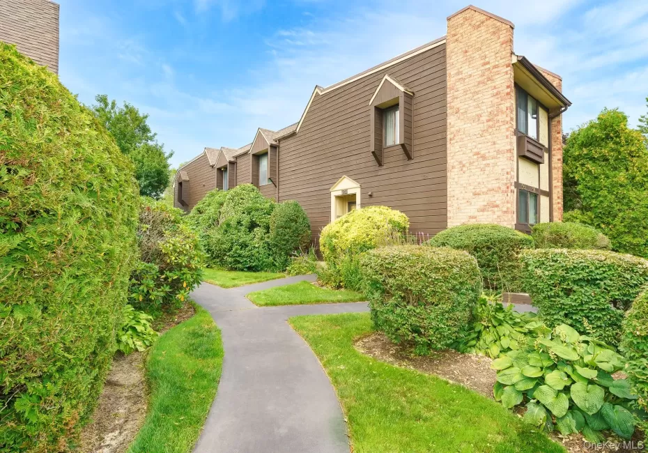 91 Southgate Circle, Oyster Bay, NY, 3 Bedrooms Bedrooms, 6 Rooms Rooms,2 BathroomsBathrooms,Residential,For Rent,Southgate,0,1011079 91 Southgate Circle, Oyster Bay, NY, 3 Bedrooms Bedrooms, 6 Rooms Rooms,2 BathroomsBathrooms,Residential,For Rent,Southgate,0,1011079