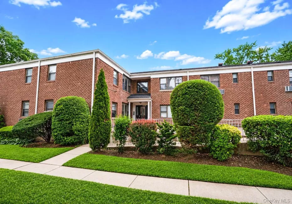 1205 Broadway, Hempstead, NY, 2 Bedrooms Bedrooms, 7 Rooms Rooms,2 BathroomsBathrooms,Residential,For Rent,Broadway,0,1031861 1205 Broadway, Hempstead, NY, 2 Bedrooms Bedrooms, 7 Rooms Rooms,2 BathroomsBathrooms,Residential,For Rent,Broadway,0,1031861