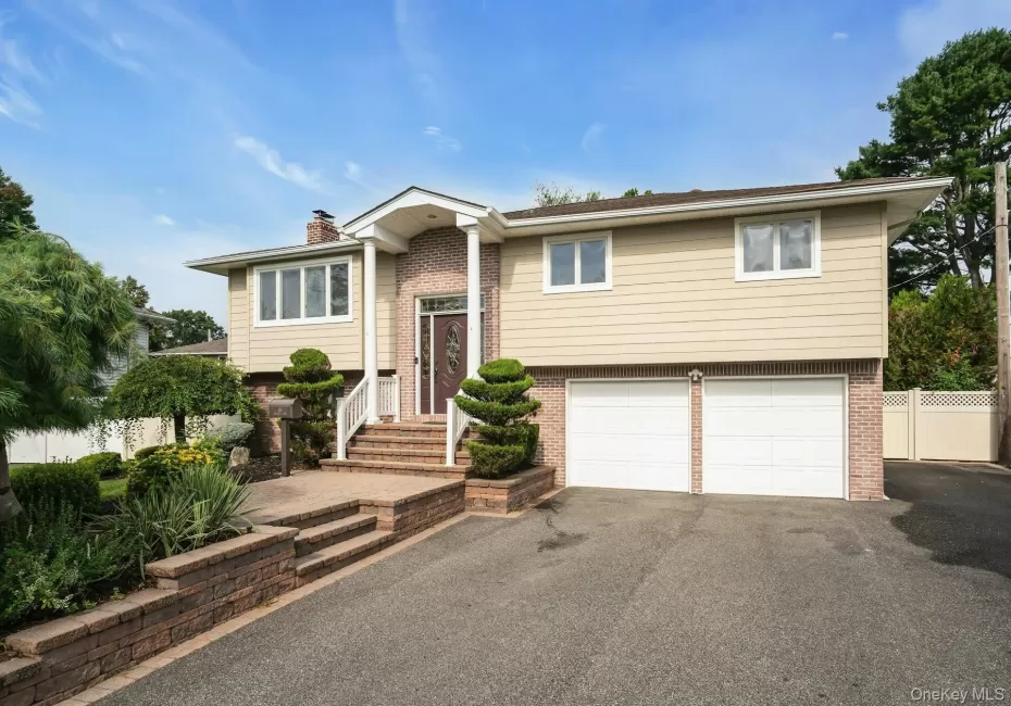 66 Harvest Lane, Smithtown, NY, 4 Bedrooms Bedrooms, 7 Rooms Rooms,3 BathroomsBathrooms,Residential,For Rent,Harvest,0,1031448 66 Harvest Lane, Smithtown, NY, 4 Bedrooms Bedrooms, 7 Rooms Rooms,3 BathroomsBathrooms,Residential,For Rent,Harvest,0,1031448