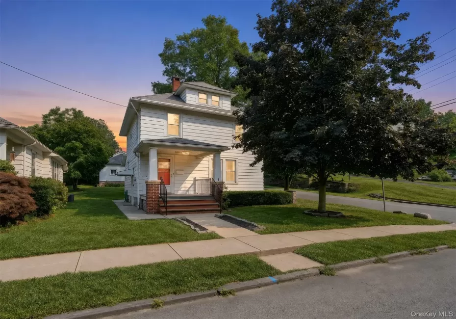 284 Clifton Avenue, Kingston, NY, 3 Bedrooms Bedrooms, 6 Rooms Rooms,1 BathroomBathrooms,Residential,For Rent,Clifton,0,1031070 284 Clifton Avenue, Kingston, NY, 3 Bedrooms Bedrooms, 6 Rooms Rooms,1 BathroomBathrooms,Residential,For Rent,Clifton,0,1031070