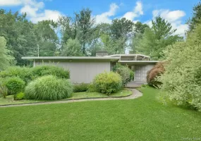 107 Holly Place, Ossining, NY, 5 Bedrooms Bedrooms, 11 Rooms Rooms,3 BathroomsBathrooms,Residential Lease,For Rent,Holly,0,1030666 107 Holly Place, Ossining, NY, 5 Bedrooms Bedrooms, 11 Rooms Rooms,3 BathroomsBathrooms,Residential Lease,For Rent,Holly,0,1030666
