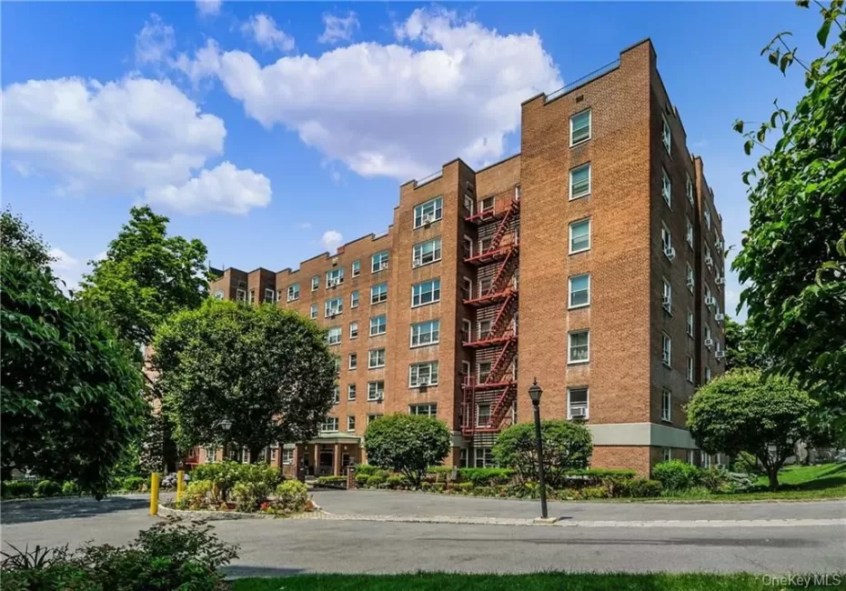 290 Collins Ave Apt 2C Mt Vernon, NY 10552 290 Collins Ave Apt 2C Mt Vernon, NY 10552