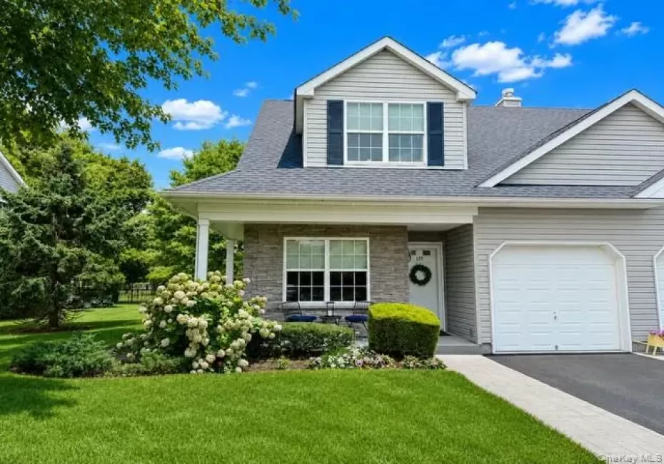 129 Maya Circle, Islip, NY, 2 Bedrooms Bedrooms, 5 Rooms Rooms,2 BathroomsBathrooms,Residential,For Rent,Maya,0,1032167 129 Maya Circle, Islip, NY, 2 Bedrooms Bedrooms, 5 Rooms Rooms,2 BathroomsBathrooms,Residential,For Rent,Maya,0,1032167