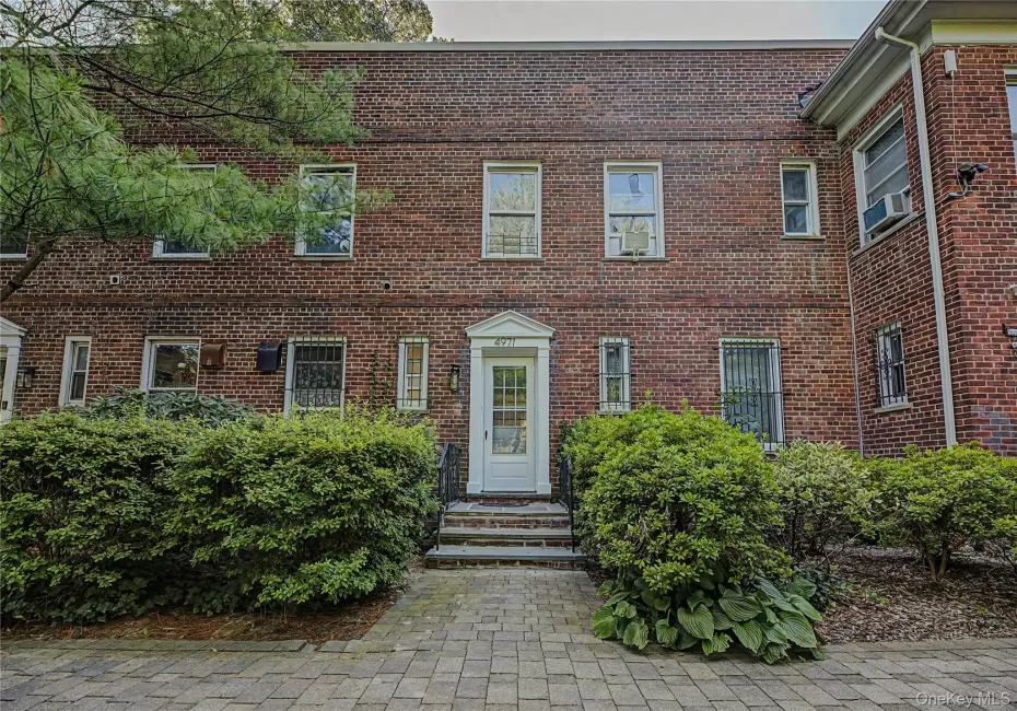 4971 Henry Hudson Parkway, New York, NY, 3 Bedrooms Bedrooms, 8 Rooms Rooms,2 BathroomsBathrooms,Residential,For Rent,Henry Hudson,0,1027822 4971 Henry Hudson Parkway, New York, NY, 3 Bedrooms Bedrooms, 8 Rooms Rooms,2 BathroomsBathrooms,Residential,For Rent,Henry Hudson,0,1027822