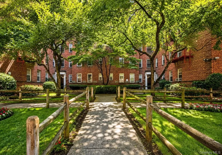 770 Bronx River Road, Yonkers, NY, 1 Bedroom Bedrooms, 3 Rooms Rooms,1 BathroomBathrooms,Residential,For Rent,Bronx River,0,1032184 770 Bronx River Road, Yonkers, NY, 1 Bedroom Bedrooms, 3 Rooms Rooms,1 BathroomBathrooms,Residential,For Rent,Bronx River,0,1032184