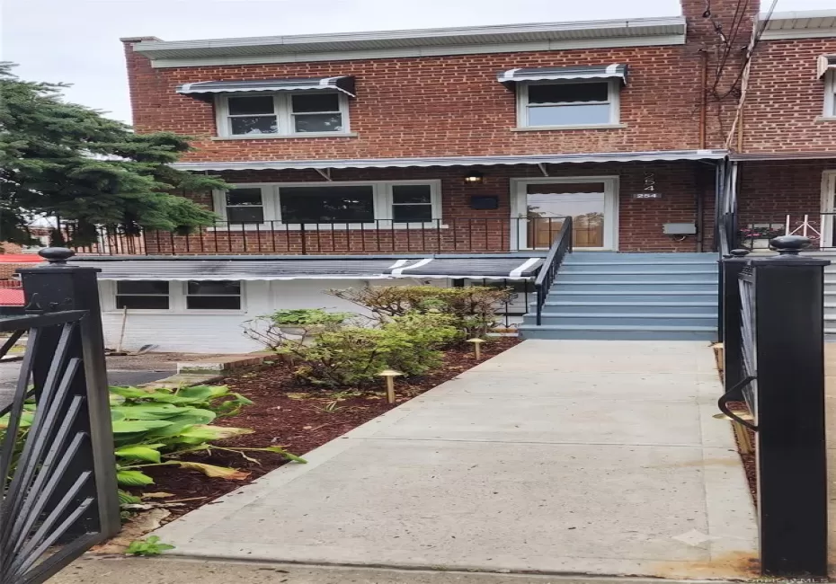 954 212th Street, New York, NY, 5 Bedrooms Bedrooms, 13 Rooms Rooms,2 BathroomsBathrooms,Residential,For Rent,212th,0,1032827 954 212th Street, New York, NY, 5 Bedrooms Bedrooms, 13 Rooms Rooms,2 BathroomsBathrooms,Residential,For Rent,212th,0,1032827