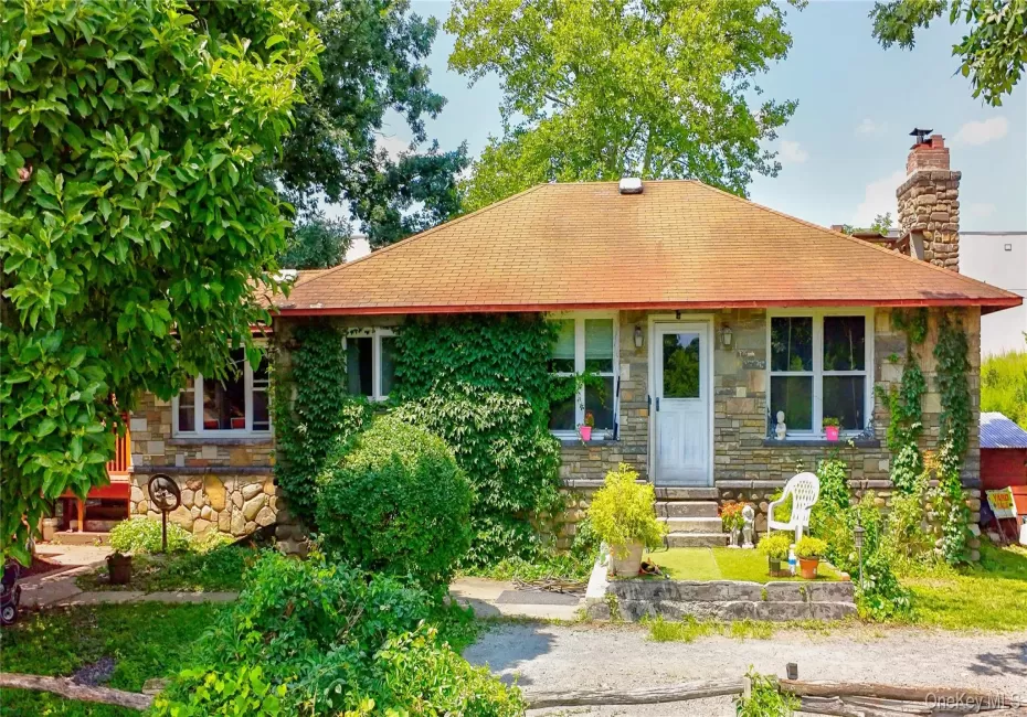120 Route 17K, Newburgh (town), NY, 2 Bedrooms Bedrooms, 6 Rooms Rooms,1 BathroomBathrooms,Residential,For Rent,Route 17K,0,1032871 120 Route 17K, Newburgh (town), NY, 2 Bedrooms Bedrooms, 6 Rooms Rooms,1 BathroomBathrooms,Residential,For Rent,Route 17K,0,1032871