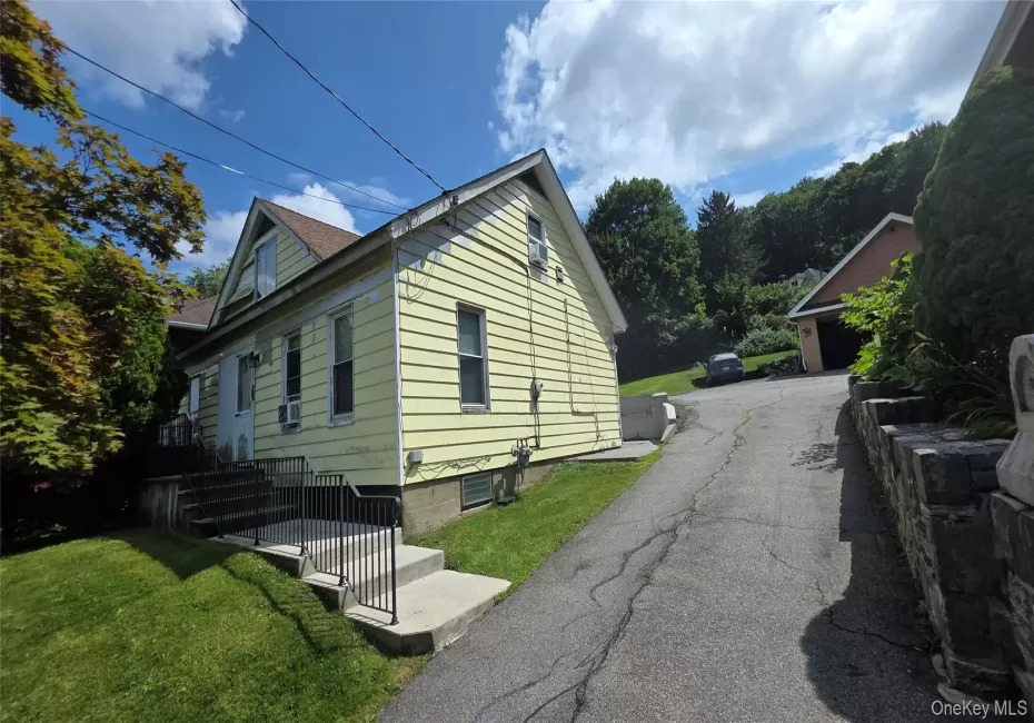 2599 Carmel Avenue, Southeast, NY, 3 Bedrooms Bedrooms, 6 Rooms Rooms,1 BathroomBathrooms,Residential,For Rent,Carmel,0,1032749 2599 Carmel Avenue, Southeast, NY, 3 Bedrooms Bedrooms, 6 Rooms Rooms,1 BathroomBathrooms,Residential,For Rent,Carmel,0,1032749