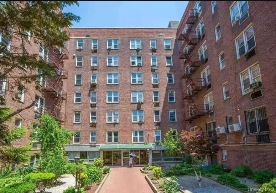 4343 Kissena Boulevard, New York, NY, 1 Bedroom Bedrooms, 4 Rooms Rooms,1 BathroomBathrooms,Residential,For Rent,Kissena,0,1032780 4343 Kissena Boulevard, New York, NY, 1 Bedroom Bedrooms, 4 Rooms Rooms,1 BathroomBathrooms,Residential,For Rent,Kissena,0,1032780