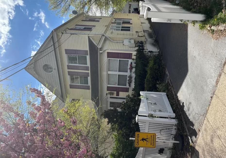 40 South Bayles Avenue, North Hempstead, NY, 1 Bedroom Bedrooms, 3 Rooms Rooms,1 BathroomBathrooms,Residential Lease,For Rent,South Bayles,0,1032784 40 South Bayles Avenue, North Hempstead, NY, 1 Bedroom Bedrooms, 3 Rooms Rooms,1 BathroomBathrooms,Residential Lease,For Rent,South Bayles,0,1032784