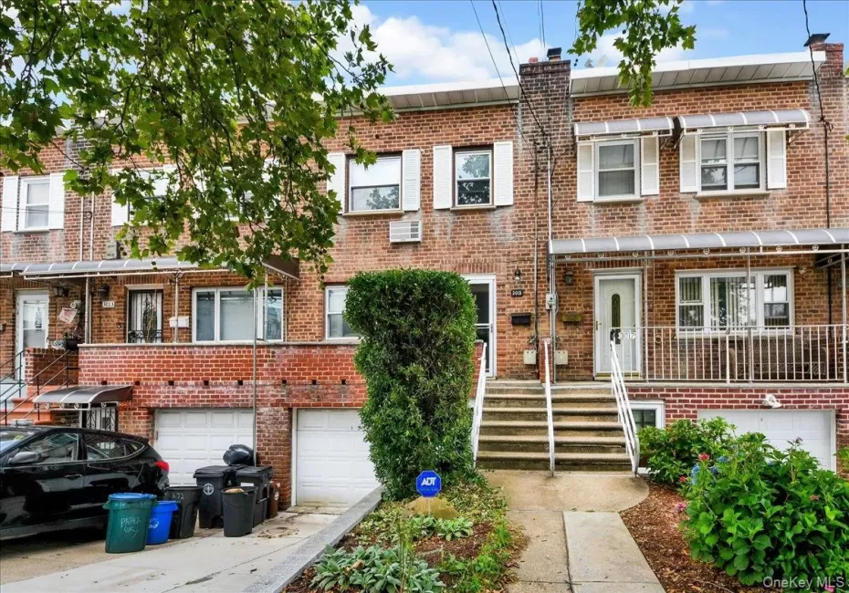 3015 Waterbury Avenue, New York, NY, 3 Bedrooms Bedrooms, 7 Rooms Rooms,1 BathroomBathrooms,Residential,For Rent,Waterbury,0,1032754 3015 Waterbury Avenue, New York, NY, 3 Bedrooms Bedrooms, 7 Rooms Rooms,1 BathroomBathrooms,Residential,For Rent,Waterbury,0,1032754