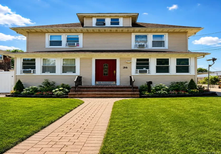 36 Gerard Street, Brookhaven, NY, 2 Bedrooms Bedrooms, 6 Rooms Rooms,1 BathroomBathrooms,Residential Lease,For Rent,Gerard,0,1032964 36 Gerard Street, Brookhaven, NY, 2 Bedrooms Bedrooms, 6 Rooms Rooms,1 BathroomBathrooms,Residential Lease,For Rent,Gerard,0,1032964