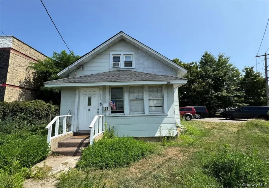 193 Graham Avenue, Hempstead, NY, 4 Bedrooms Bedrooms, 7 Rooms Rooms,3 BathroomsBathrooms,Residential,For Rent,Graham,0,1032991 193 Graham Avenue, Hempstead, NY, 4 Bedrooms Bedrooms, 7 Rooms Rooms,3 BathroomsBathrooms,Residential,For Rent,Graham,0,1032991