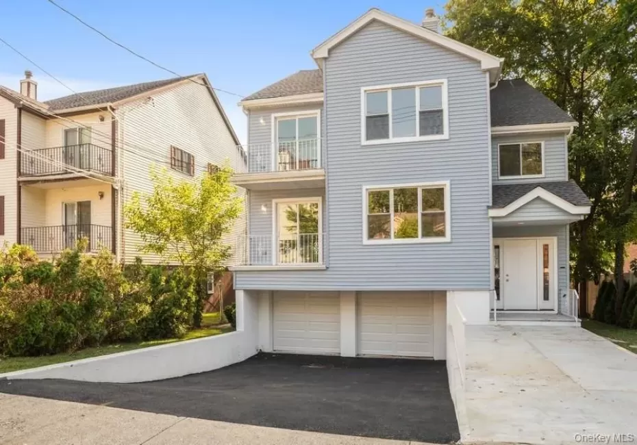 52 Washington Street, Eastchester, NY, 3 Bedrooms Bedrooms, 8 Rooms Rooms,2 BathroomsBathrooms,Residential Lease,For Rent,Washington,0,1030431 52 Washington Street, Eastchester, NY, 3 Bedrooms Bedrooms, 8 Rooms Rooms,2 BathroomsBathrooms,Residential Lease,For Rent,Washington,0,1030431