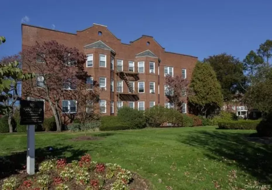 365 Stewart Avenue, Hempstead, NY, 2 Bedrooms Bedrooms, 6 Rooms Rooms,2 BathroomsBathrooms,Residential Lease,For Rent,Stewart,0,1033129 365 Stewart Avenue, Hempstead, NY, 2 Bedrooms Bedrooms, 6 Rooms Rooms,2 BathroomsBathrooms,Residential Lease,For Rent,Stewart,0,1033129