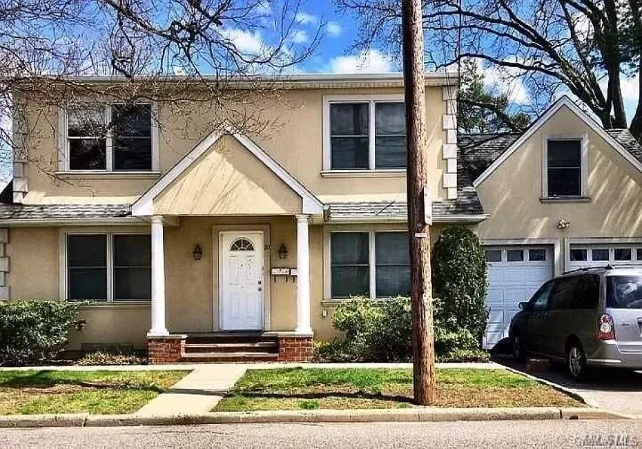 20 Carle Road, North Hempstead, NY, 3 Bedrooms Bedrooms, 5 Rooms Rooms,1 BathroomBathrooms,Residential Lease,For Rent,Carle,0,1030051 20 Carle Road, North Hempstead, NY, 3 Bedrooms Bedrooms, 5 Rooms Rooms,1 BathroomBathrooms,Residential Lease,For Rent,Carle,0,1030051