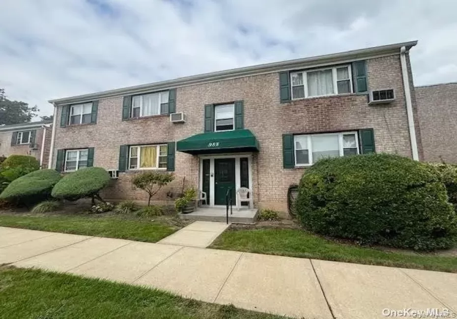 988 Fenwood Drive, Hempstead, NY, 2 Bedrooms Bedrooms, 4 Rooms Rooms,1 BathroomBathrooms,Residential Lease,For Rent,Fenwood,0,1033349 988 Fenwood Drive, Hempstead, NY, 2 Bedrooms Bedrooms, 4 Rooms Rooms,1 BathroomBathrooms,Residential Lease,For Rent,Fenwood,0,1033349