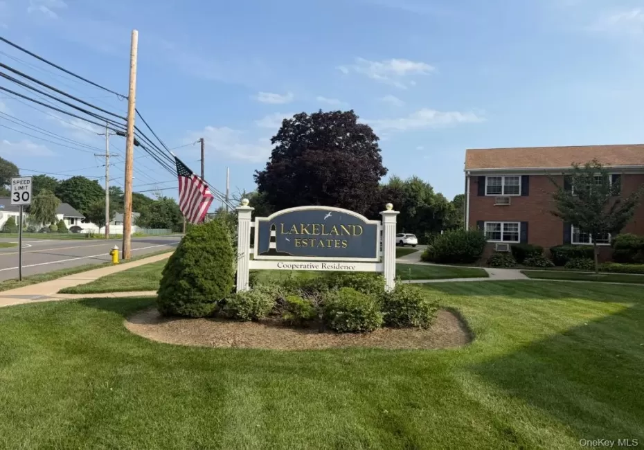 338 Lakeland Avenue, Islip, NY, 1 Bedroom Bedrooms, 4 Rooms Rooms,1 BathroomBathrooms,Residential,For Rent,Lakeland,0,1030594 338 Lakeland Avenue, Islip, NY, 1 Bedroom Bedrooms, 4 Rooms Rooms,1 BathroomBathrooms,Residential,For Rent,Lakeland,0,1030594