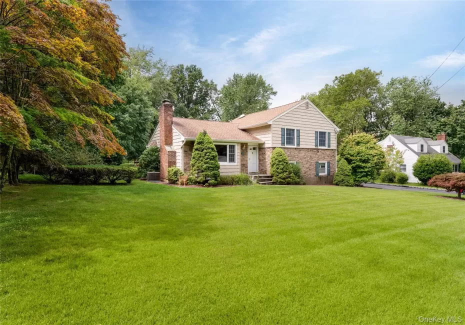 3 bed, 2.5 bath move-in ready home in desirable North of 25A Stony Brook location 3 bed, 2.5 bath move-in ready home in desirable North of 25A Stony Brook location
