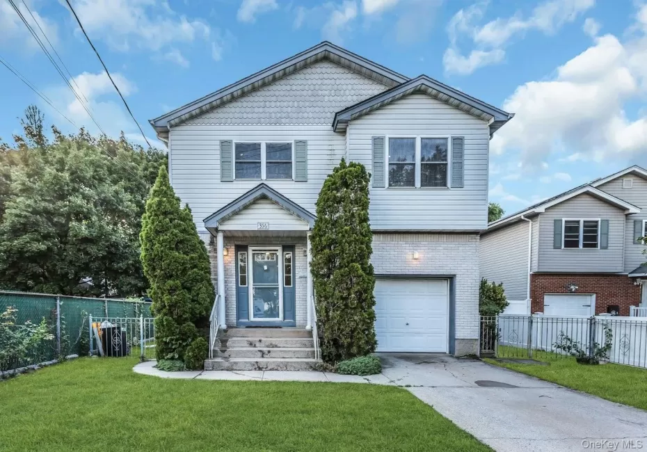 356 Woodfield Road, Hempstead, NY, 4 Bedrooms Bedrooms, 9 Rooms Rooms,4 BathroomsBathrooms,Residential,For Rent,Woodfield,0,1033019 356 Woodfield Road, Hempstead, NY, 4 Bedrooms Bedrooms, 9 Rooms Rooms,4 BathroomsBathrooms,Residential,For Rent,Woodfield,0,1033019