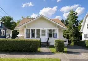 39 California Avenue, Middletown, NY, 4 Bedrooms Bedrooms, 7 Rooms Rooms,1 BathroomBathrooms,Residential,For Rent,California,0,1031475 39 California Avenue, Middletown, NY, 4 Bedrooms Bedrooms, 7 Rooms Rooms,1 BathroomBathrooms,Residential,For Rent,California,0,1031475