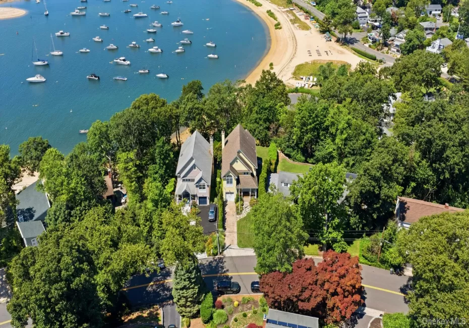 114 Eatons Neck Road, Huntington, NY, 4 Bedrooms Bedrooms, 9 Rooms Rooms,2 BathroomsBathrooms,Residential,For Rent,Eatons Neck,0,1032526 114 Eatons Neck Road, Huntington, NY, 4 Bedrooms Bedrooms, 9 Rooms Rooms,2 BathroomsBathrooms,Residential,For Rent,Eatons Neck,0,1032526