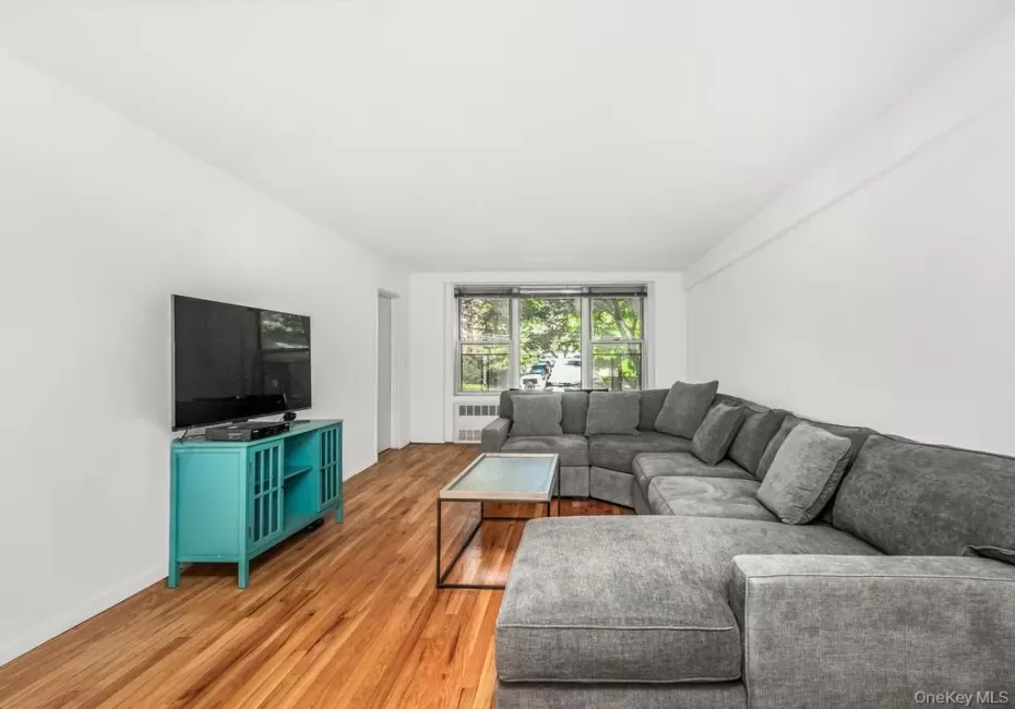 2736 Independence Avenue, New York, NY, 1 Bedroom Bedrooms, 3 Rooms Rooms,1 BathroomBathrooms,Residential,For Rent,Independence,0,1033022 2736 Independence Avenue, New York, NY, 1 Bedroom Bedrooms, 3 Rooms Rooms,1 BathroomBathrooms,Residential,For Rent,Independence,0,1033022