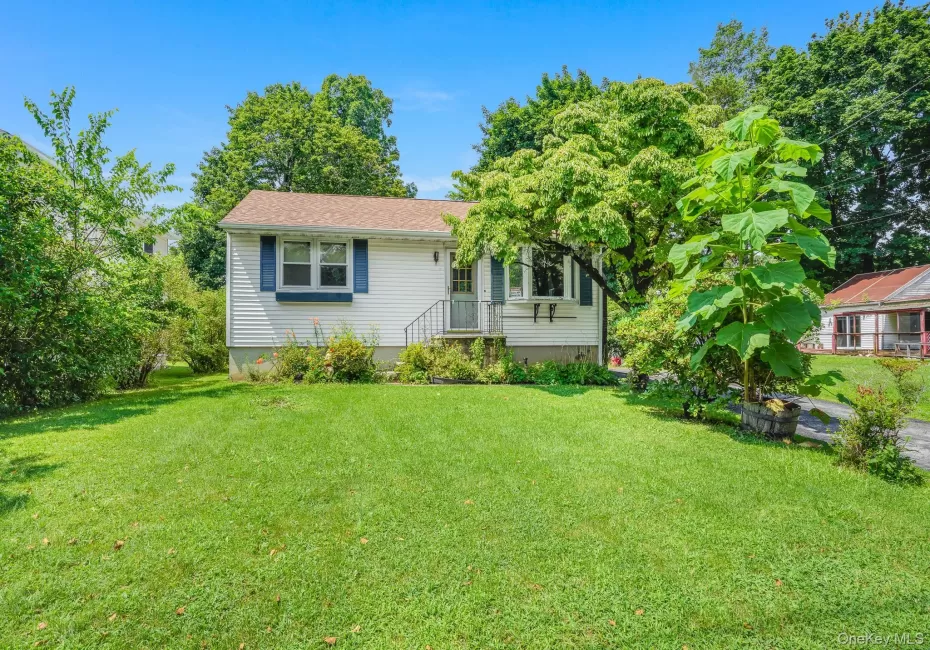 12 Raymond Street, Cortlandt, NY, 3 Bedrooms Bedrooms, 5 Rooms Rooms,1 BathroomBathrooms,Residential,For Rent,Raymond,0,1032706 12 Raymond Street, Cortlandt, NY, 3 Bedrooms Bedrooms, 5 Rooms Rooms,1 BathroomBathrooms,Residential,For Rent,Raymond,0,1032706