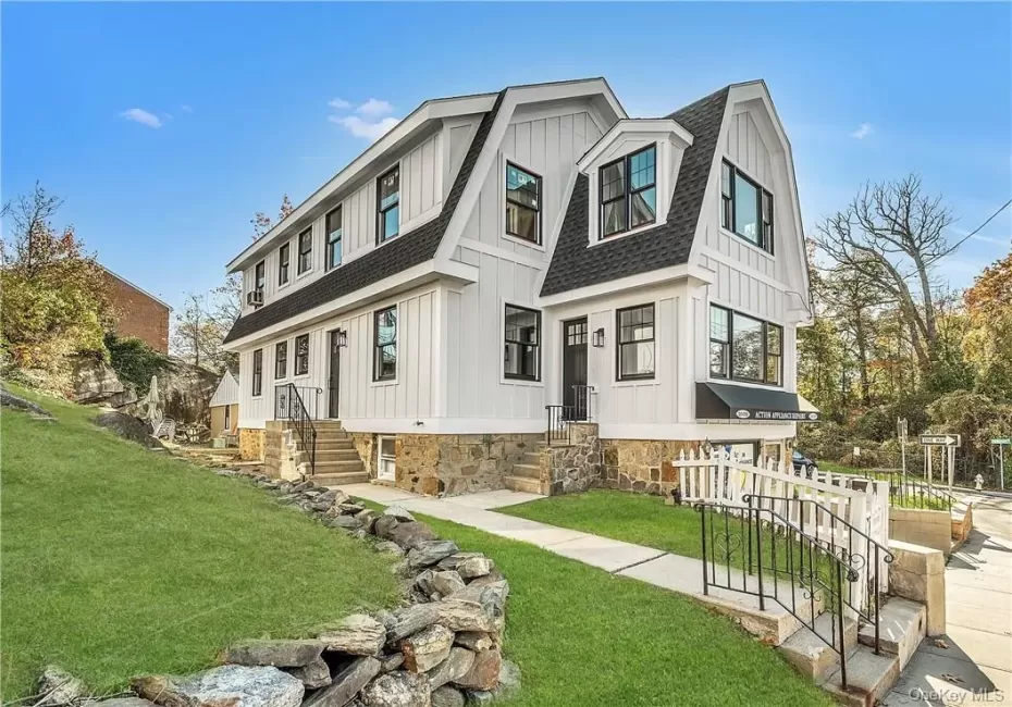 200 Main Street, Eastchester, NY, 3 Bedrooms Bedrooms, 7 Rooms Rooms,1 BathroomBathrooms,Residential Lease,For Rent,Main,0,1032311 200 Main Street, Eastchester, NY, 3 Bedrooms Bedrooms, 7 Rooms Rooms,1 BathroomBathrooms,Residential Lease,For Rent,Main,0,1032311