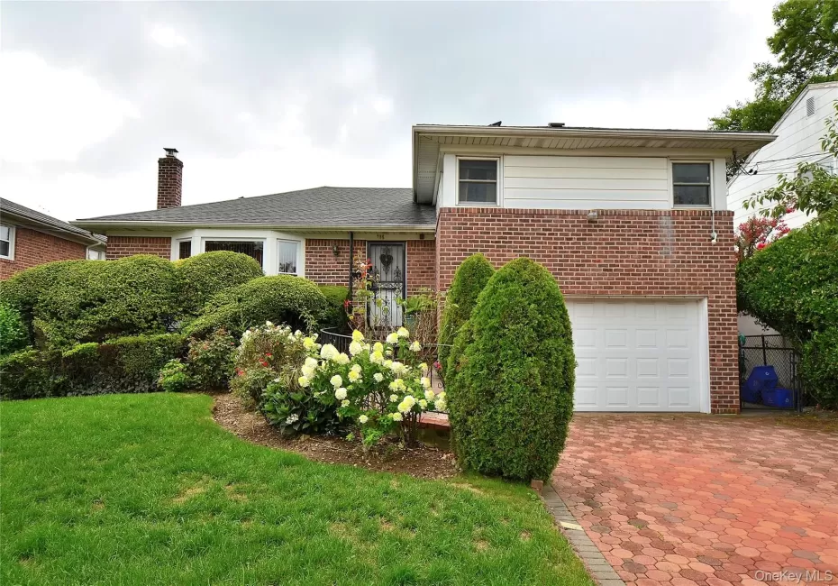 786 Carl Avenue, Hempstead, NY, 3 Bedrooms Bedrooms, 11 Rooms Rooms,2 BathroomsBathrooms,Residential,For Rent,Carl,0,1033017 786 Carl Avenue, Hempstead, NY, 3 Bedrooms Bedrooms, 11 Rooms Rooms,2 BathroomsBathrooms,Residential,For Rent,Carl,0,1033017