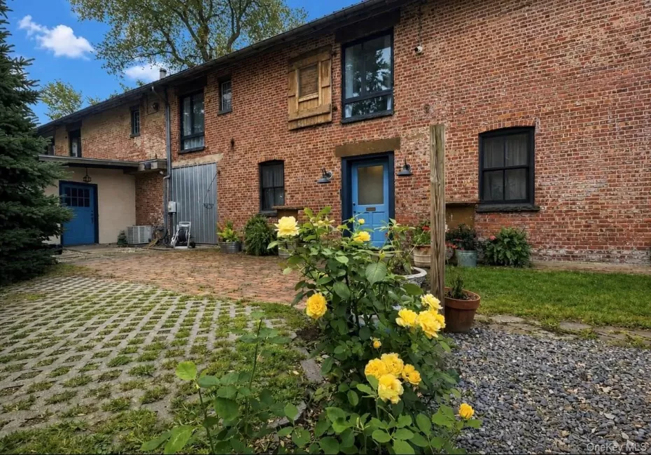 249 Grand Street, Newburgh (city), NY, 3 Bedrooms Bedrooms, 11 Rooms Rooms,2 BathroomsBathrooms,Residential,For Rent,Grand,0,1032922 249 Grand Street, Newburgh (city), NY, 3 Bedrooms Bedrooms, 11 Rooms Rooms,2 BathroomsBathrooms,Residential,For Rent,Grand,0,1032922