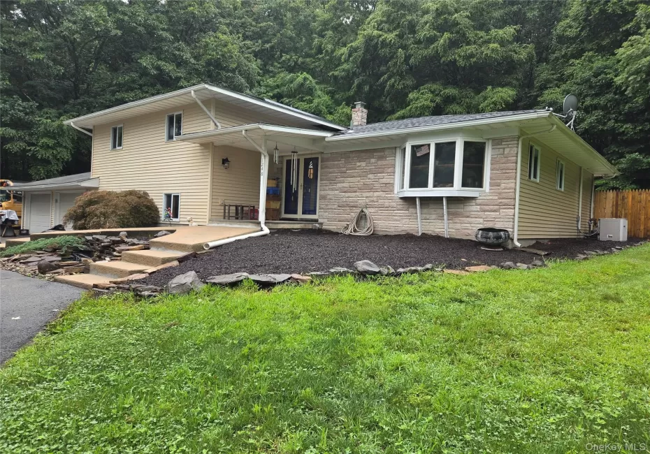 1248 Lakes Road, Monroe, NY, 5 Bedrooms Bedrooms, 11 Rooms Rooms,2 BathroomsBathrooms,Residential,For Rent,Lakes,0,1032873 1248 Lakes Road, Monroe, NY, 5 Bedrooms Bedrooms, 11 Rooms Rooms,2 BathroomsBathrooms,Residential,For Rent,Lakes,0,1032873