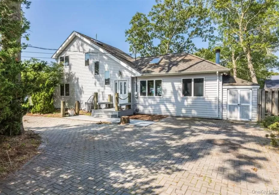 18 Tarpon Road, Southampton, NY, 4 Bedrooms Bedrooms, 11 Rooms Rooms,3 BathroomsBathrooms,Residential Lease,For Rent,Tarpon,0,1033209 18 Tarpon Road, Southampton, NY, 4 Bedrooms Bedrooms, 11 Rooms Rooms,3 BathroomsBathrooms,Residential Lease,For Rent,Tarpon,0,1033209
