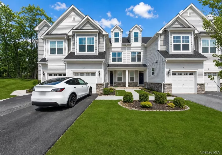 4 Kless Court, Middletown, NY, 3 Bedrooms Bedrooms, 7 Rooms Rooms,2 BathroomsBathrooms,Residential,For Rent,Kless,0,1033242 4 Kless Court, Middletown, NY, 3 Bedrooms Bedrooms, 7 Rooms Rooms,2 BathroomsBathrooms,Residential,For Rent,Kless,0,1033242