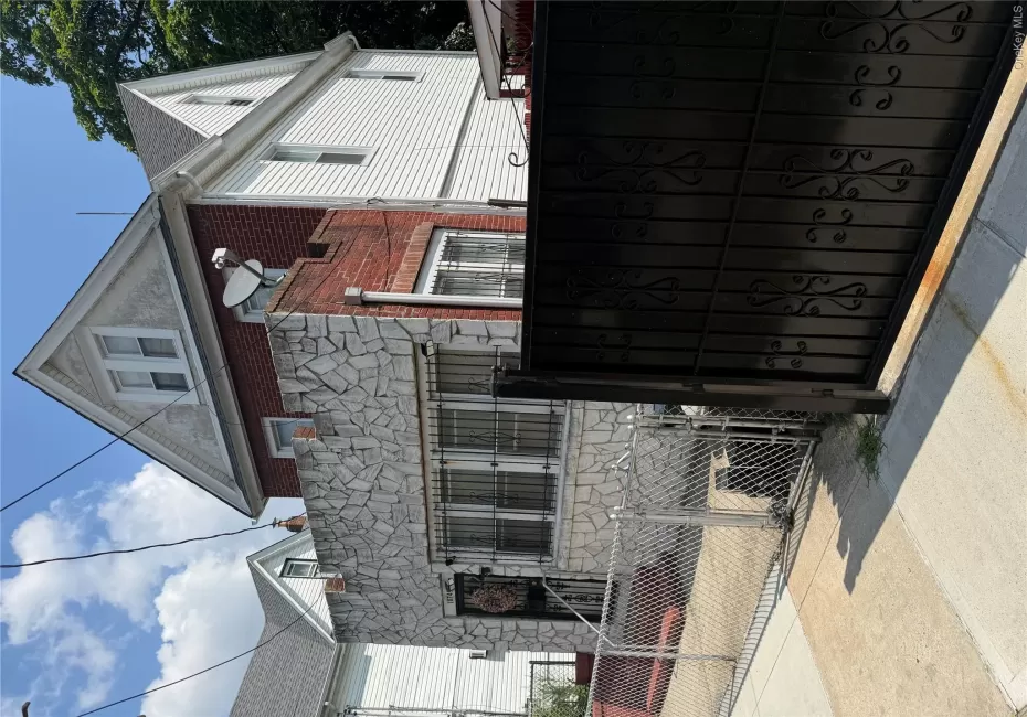 10749 160th Street, New York, NY, 4 Bedrooms Bedrooms, 7 Rooms Rooms,2 BathroomsBathrooms,Residential,For Rent,160th,0,1033325 10749 160th Street, New York, NY, 4 Bedrooms Bedrooms, 7 Rooms Rooms,2 BathroomsBathrooms,Residential,For Rent,160th,0,1033325