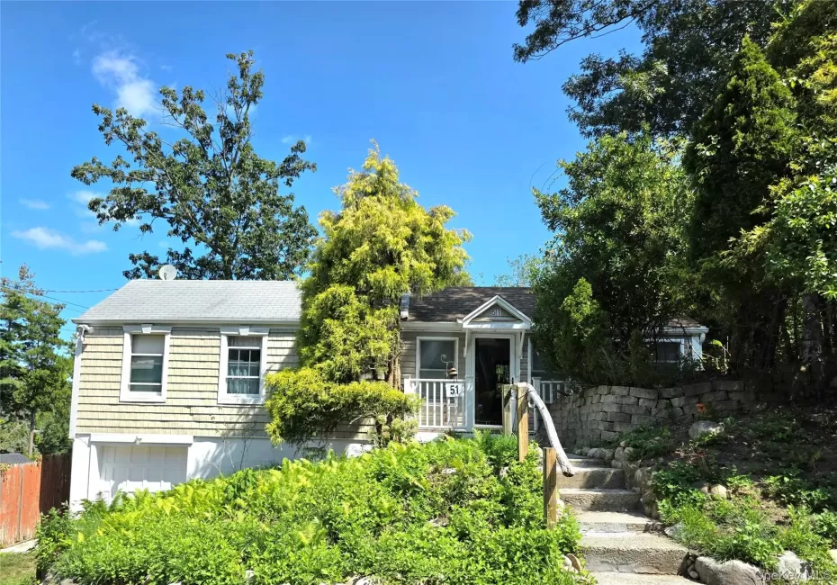 51 Aloma Road, Brookhaven, NY, 2 Bedrooms Bedrooms, 5 Rooms Rooms,1 BathroomBathrooms,Residential,For Rent,Aloma,0,1032667 51 Aloma Road, Brookhaven, NY, 2 Bedrooms Bedrooms, 5 Rooms Rooms,1 BathroomBathrooms,Residential,For Rent,Aloma,0,1032667
