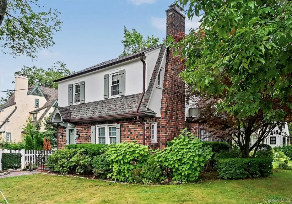 25 Vanderburgh Avenue, Mamaroneck, NY, 3 Bedrooms Bedrooms, 6 Rooms Rooms,3 BathroomsBathrooms,Residential,For Rent,Vanderburgh,0,989889 25 Vanderburgh Avenue, Mamaroneck, NY, 3 Bedrooms Bedrooms, 6 Rooms Rooms,3 BathroomsBathrooms,Residential,For Rent,Vanderburgh,0,989889