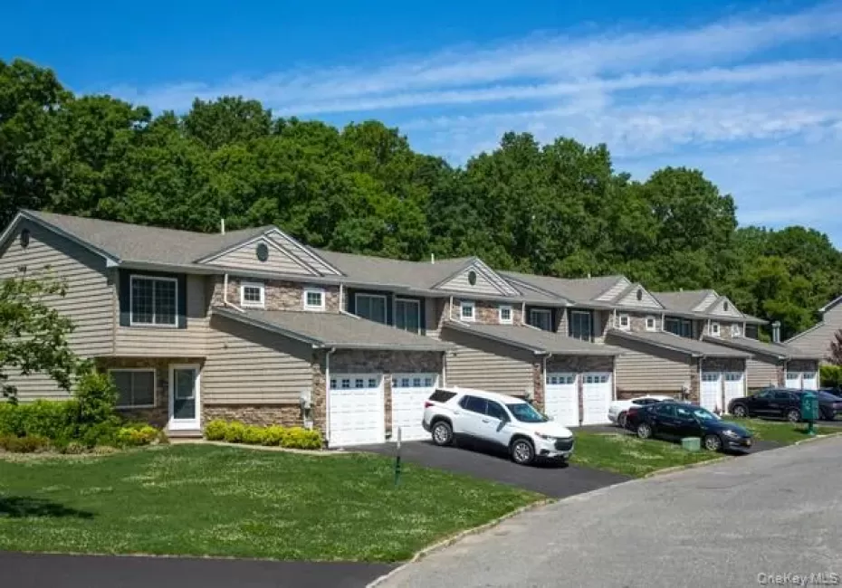 5000 Townhouse Drive, Brookhaven, NY, 2 Bedrooms Bedrooms, 5 Rooms Rooms,2 BathroomsBathrooms,Residential Lease,For Rent,Townhouse,0,1033589 5000 Townhouse Drive, Brookhaven, NY, 2 Bedrooms Bedrooms, 5 Rooms Rooms,2 BathroomsBathrooms,Residential Lease,For Rent,Townhouse,0,1033589