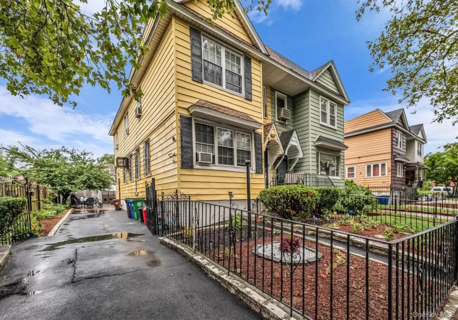 11510 Van Wyck Expressway, New York, NY, 5 Bedrooms Bedrooms, 10 Rooms Rooms,2 BathroomsBathrooms,Residential,For Rent,Van Wyck,0,1032388 11510 Van Wyck Expressway, New York, NY, 5 Bedrooms Bedrooms, 10 Rooms Rooms,2 BathroomsBathrooms,Residential,For Rent,Van Wyck,0,1032388