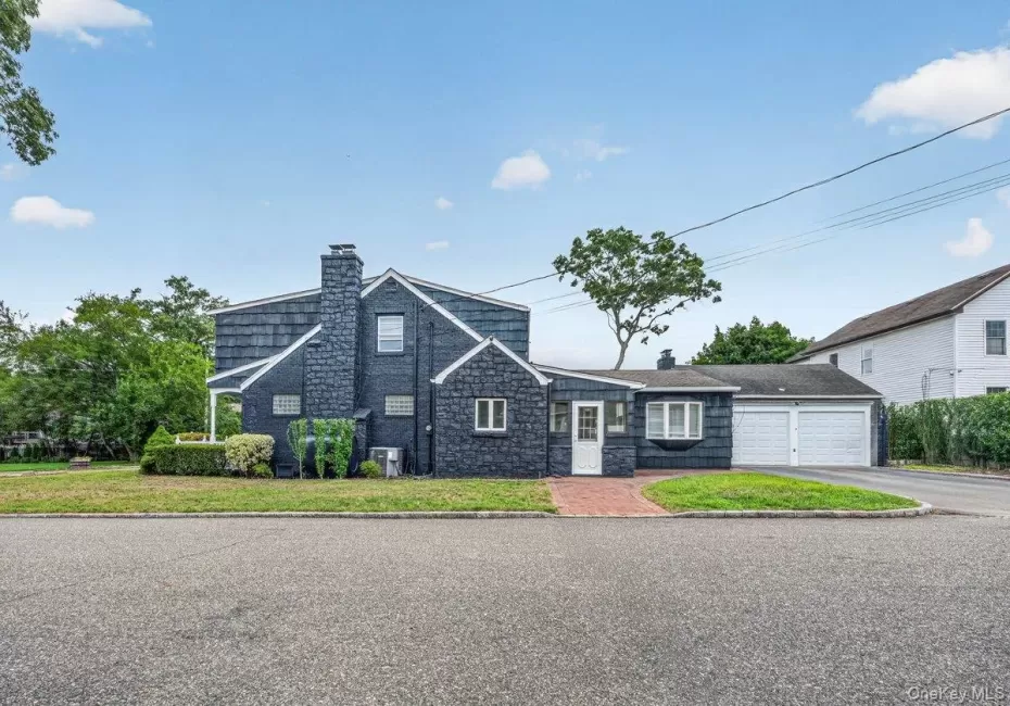 60 Lake Shore Drive, Brookhaven, NY, 6 Bedrooms Bedrooms, 16 Rooms Rooms,3 BathroomsBathrooms,Residential,For Rent,Lake Shore,0,1033592 60 Lake Shore Drive, Brookhaven, NY, 6 Bedrooms Bedrooms, 16 Rooms Rooms,3 BathroomsBathrooms,Residential,For Rent,Lake Shore,0,1033592